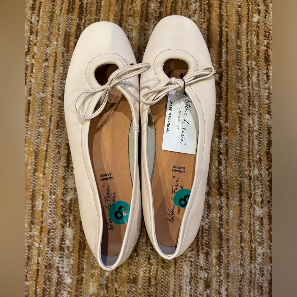 Leather Elegant Cream Flats with Bow Detail